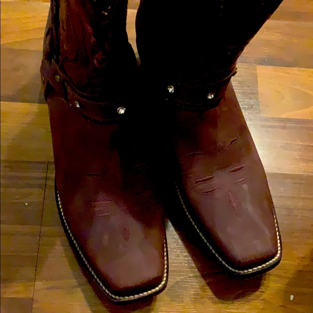 Ladies cowboy boots